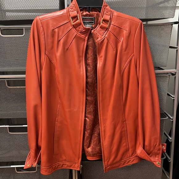 Leather jacket - Picture 2 of 5